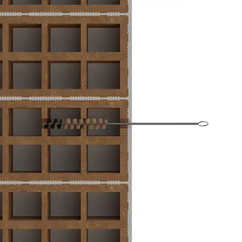 Paso 3 limpieza del hueco con cepillo